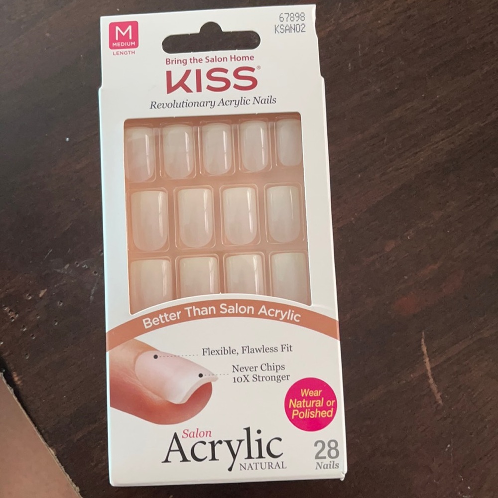 Kiss Medium length nail kit